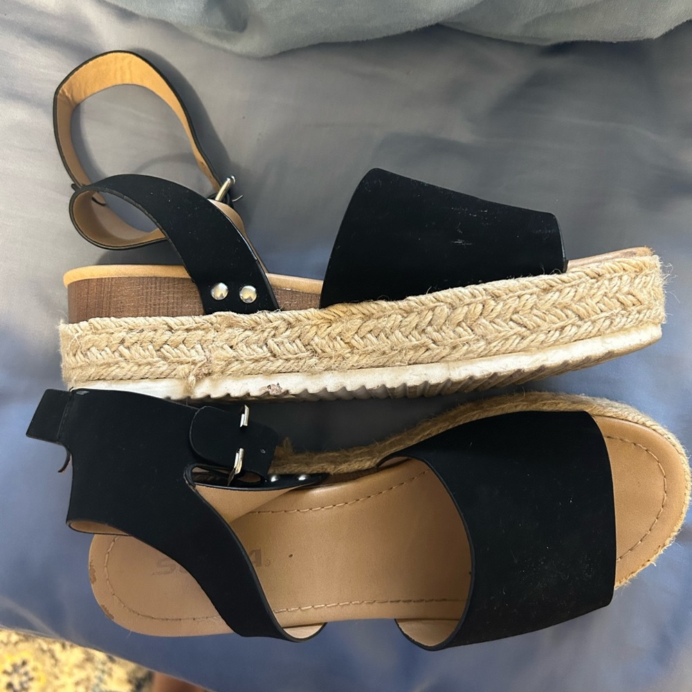 Black platforms